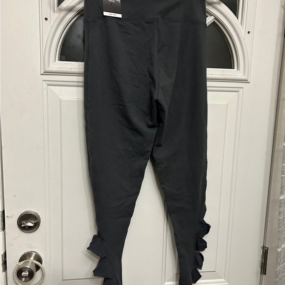 Victoria Sport Chain Print Sports/Workout Fit - Picture 4 of 4